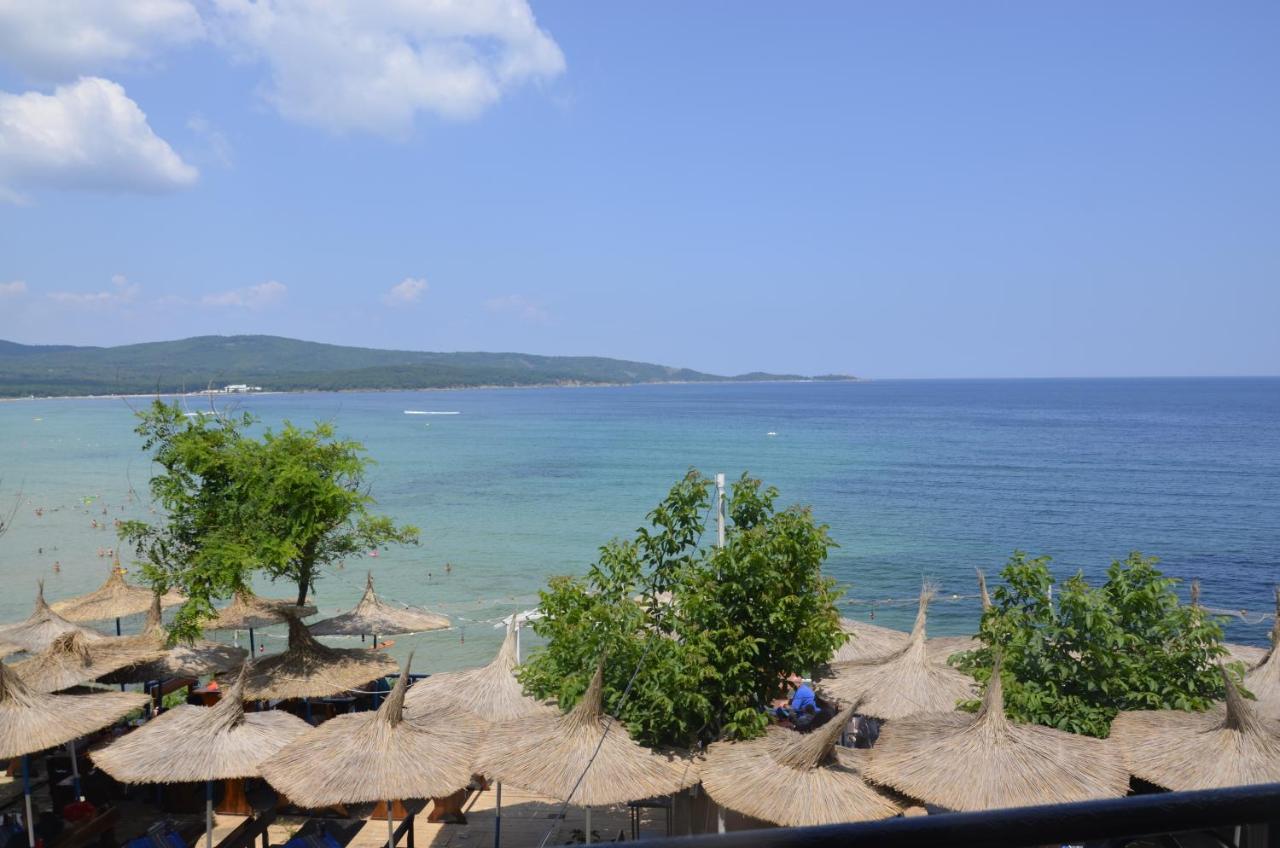 Ashram Hotel Primorsko Exterior foto